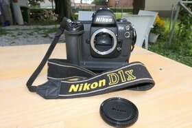 Nikon D1X profesionálny DSLR fotoaparát + 2 batérie
