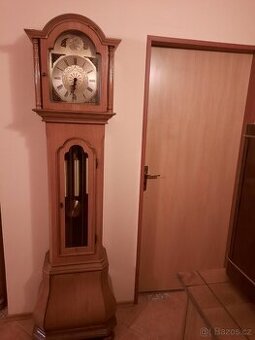 Prodám podlahové hodiny