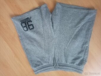 Kraťasy teplákové zn. H&M, vel. 170, pas na gumu