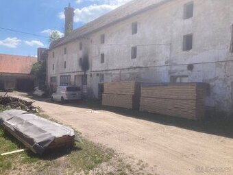 Autodílna/dřevodílnu.Až 500 m2+ dvůr. Možno i jako sklady.