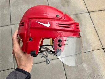 Nike Bauer hokejová helma velikost M