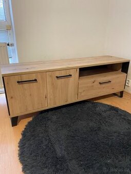 TV stolek