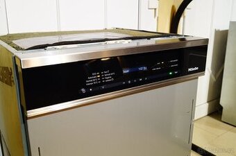 Miele nerezová vestavná myčka G 6515 Sci XXL, tři koše