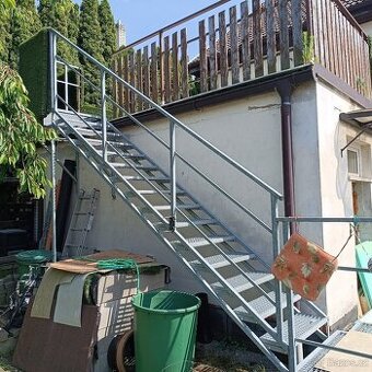 Ocelové schodiště montované, pozink. - 1