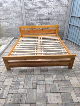 Prodám manželskou postel 180cm x 200cm