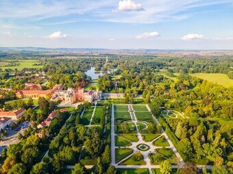 Prodej dvougeneračního rodinného domu 293 m2 v Lednici na Mo