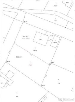 Prodej stavební parcely s ovocnými stromy u jezera 896m2