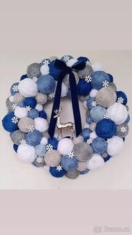 Vánoční zimní klubíčkový věnec s jelenem