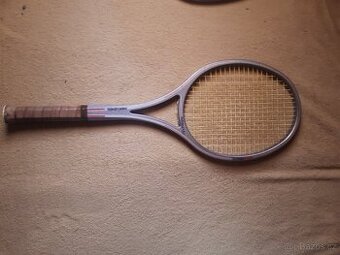 Tenisová raketa Ivan Lendl