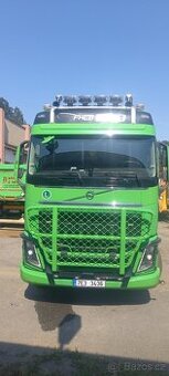 Lesovůz VOLVO FH 750 s HR, klanicový přívěs DOLL