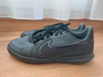 Dětská sálová obuv Nike, velikost 33