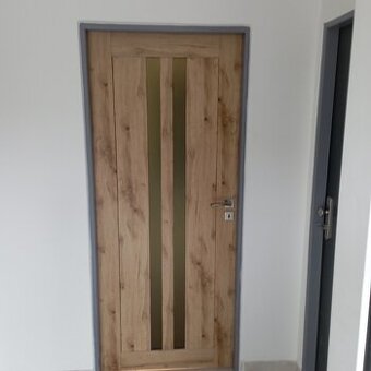 Prodám Dveře pravé 80 mediolan