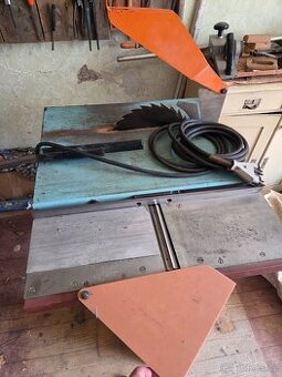 Cirkulárka s hoblovačkou Narex