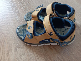 Sandály Primigi velikost 32