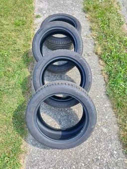 Prodám 4 ks pneu Barum Bravuris 5HM 215/50 R17 91Y