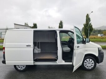 VW TRANSPORTER T5 2.0 TDi 62-KW 3-MÍSTA 129TKM TOP