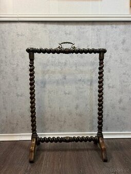 Historická dřevěná zástěna (140039)