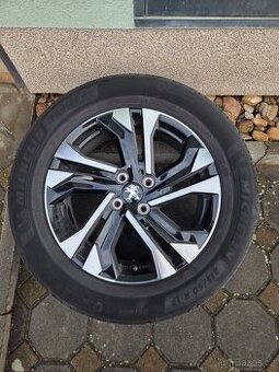 Prodám obuté "17" alu kola na Peugeot 2008