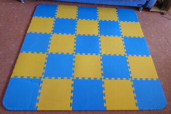 Skládací šachovnicová pěnová podložka