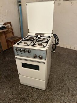 Kombinovaný elektroplynový sporák MORA 821