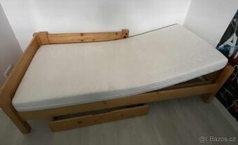 Postel s polohovatelným roštem a matrací