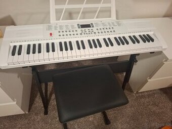 Prodám klavir v top stavu včetně prislusenstvi