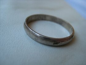 Stříbrný prsten 925 průměr uvnitř 21mm váha 2,75g - 1