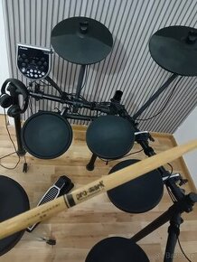 Elektronické bicí Alesis drum kit 6 - 1