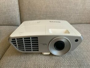 projektor BENQ W1060
