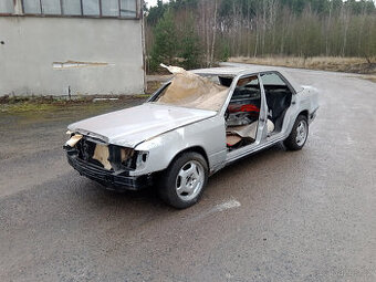 prodám mercedes benz w124 300D po vyvaření