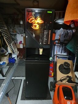 Nápojový automat Rhea XM 5 zásobníků REZERVACE