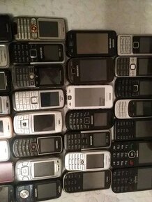 Staré mobilní telefony