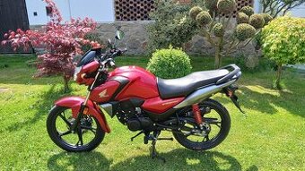 Honda CB125F pouze 7400 km
