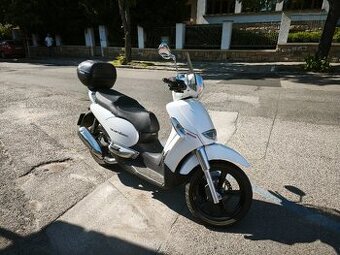Aprilia Scarabeo 300i - 1