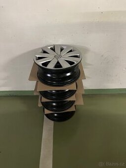 VW R16 plechové disky kola ráfky originál