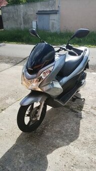 2011 Honda pcx 125 najeto okolo 27 tis.km