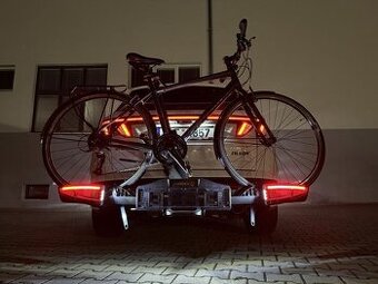 Nosič na tažné na 2 elektrokola s led dynamickými světly