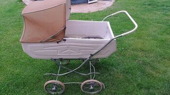 Retro kočárek Liberta