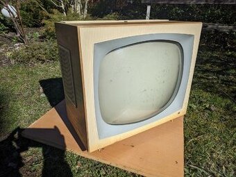 Lunata 4115-U Tesla Orava retro tv