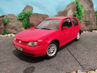 Prodám model 1:18 volkswagen golf 4 GTi - 1