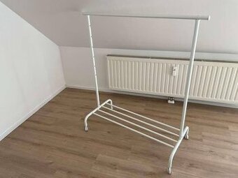 Ikea Rigga šatní stojan sluha na oblečení