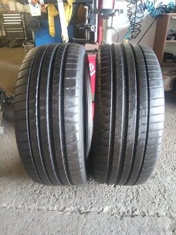 2xletní pneu 235/45/18.Michelin.