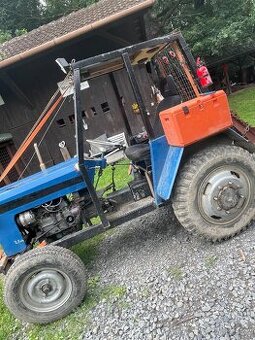 Malotraktor do lesa