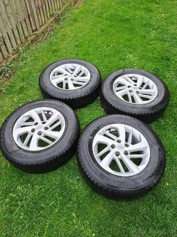 ALU kola original Hyundai Tucson + 4x nové zimní pneu