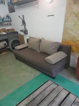 Rozkládací pohovka / sedačka s úložným prostorem