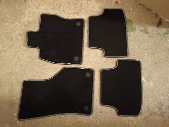 Prodám orig. textilní koberce VW golf 8