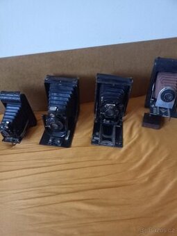 Prodám 4 fotoaparáty