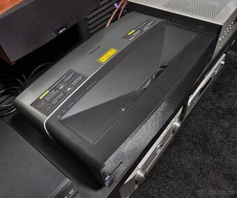 Laser TV HISENSE 100"(254 cm) 4K UHD+plátno