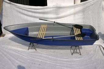 Nová pramice Czech Marine 380 - rybářská veslice