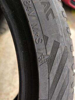 Pneu zimní 195/45/16